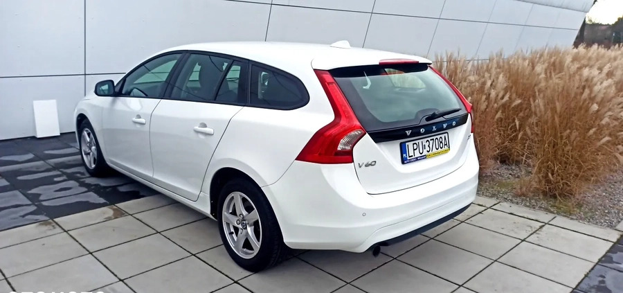 Volvo V60 cena 39900 przebieg: 270000, rok produkcji 2017 z Świebodzin małe 277